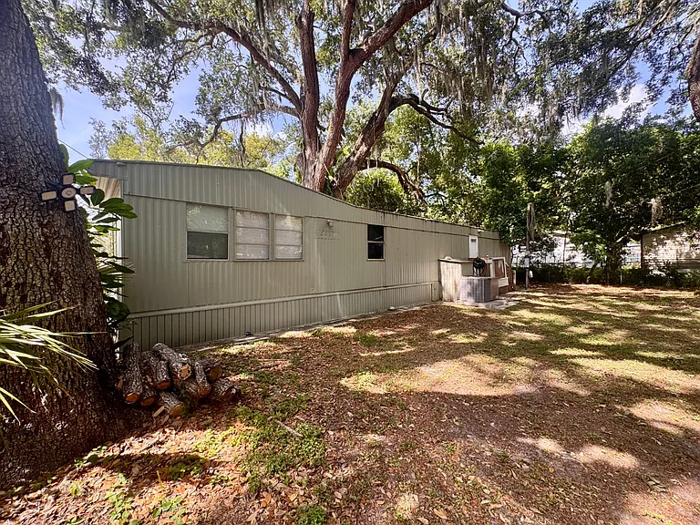 5811 Grey St — Photo 3