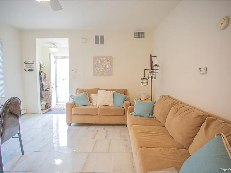 136 E Olive St — Photo 10