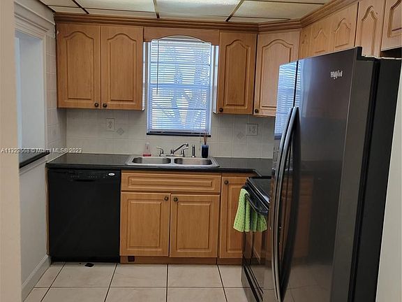 4th image of 4270 NW 89th Ave APT 201