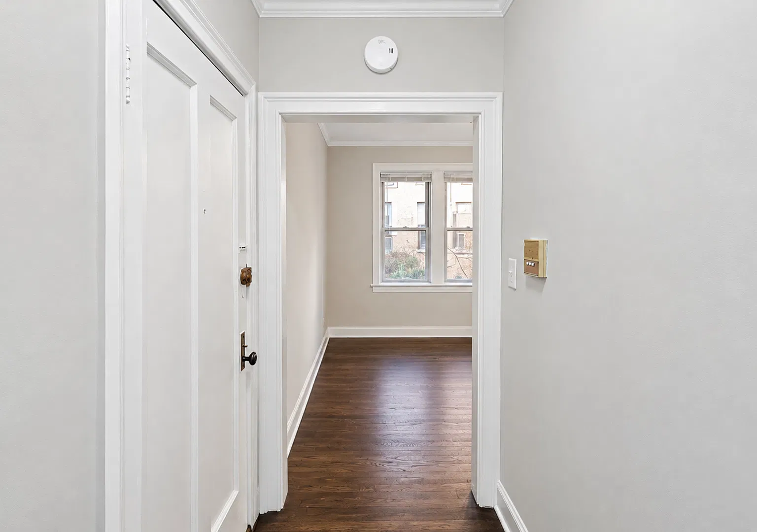 1 bed, $2,400 — Photo 3