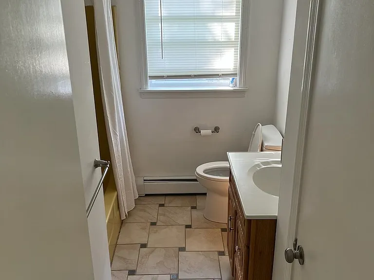 331 N Main St — Photo 22