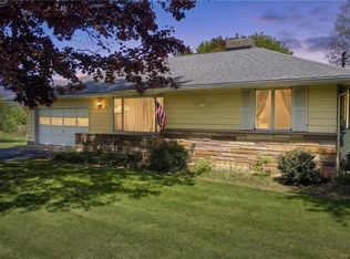 99 Greenridge Dr, Geneva, OH 44041