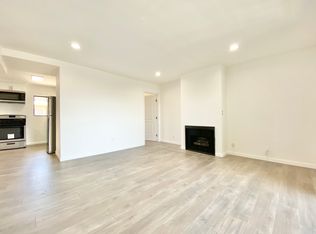 7441 Hazeltine Ave #204A, Van Nuys, CA 91405