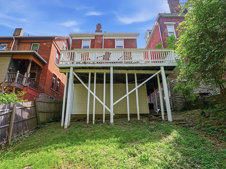 2661 Bellevue Ave — Photo 36