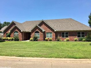 103 Clubhouse Ct, Morrilton, AR 72110
