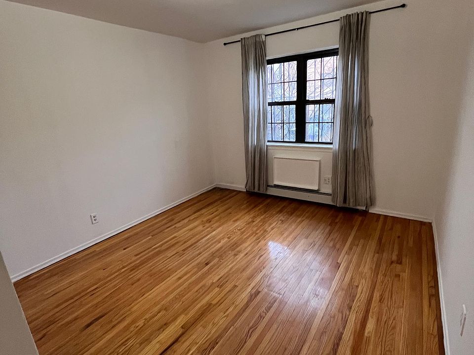 bedroom close