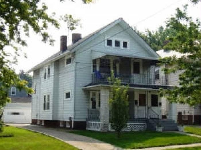 1493 Larchmont