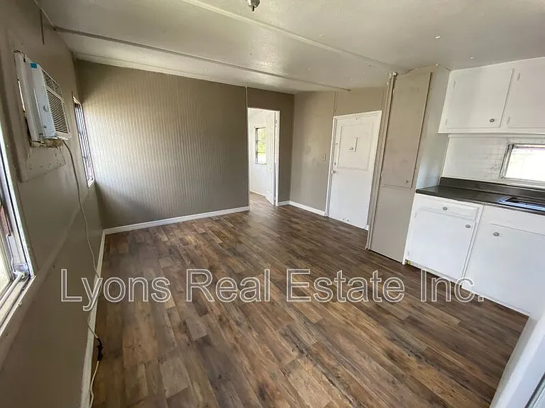 4900 Tice St #5 — Photo 3