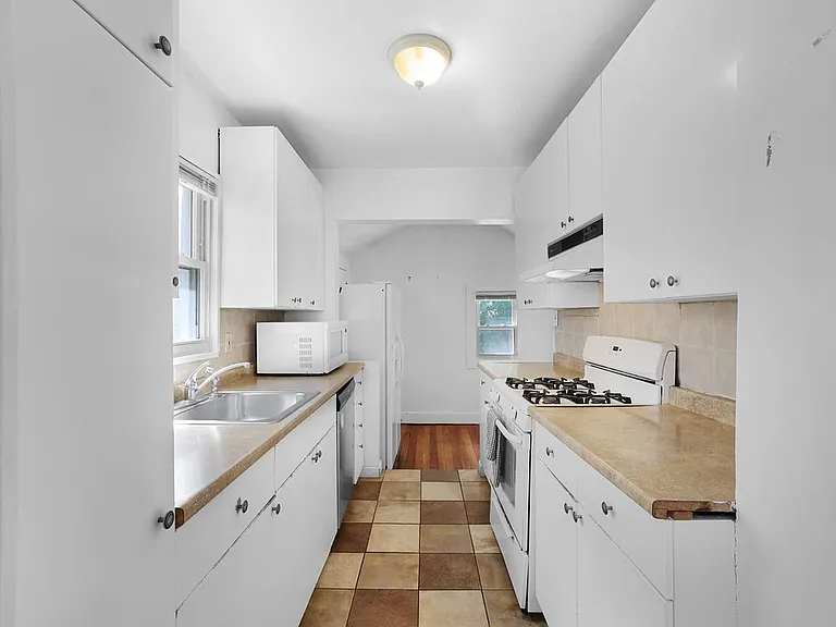 2712 1st St S — Photo 10