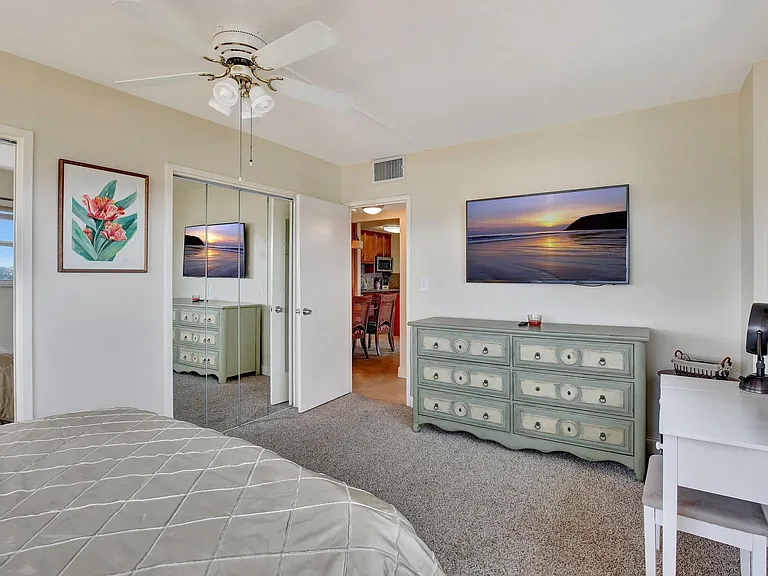 2555 NE 11th St #Penthouse 09 — Photo 19