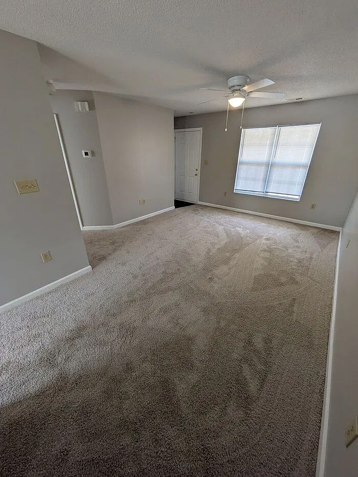 2 bed, 1.0 bath, 1100 sqft, $1,095 — Photo 3