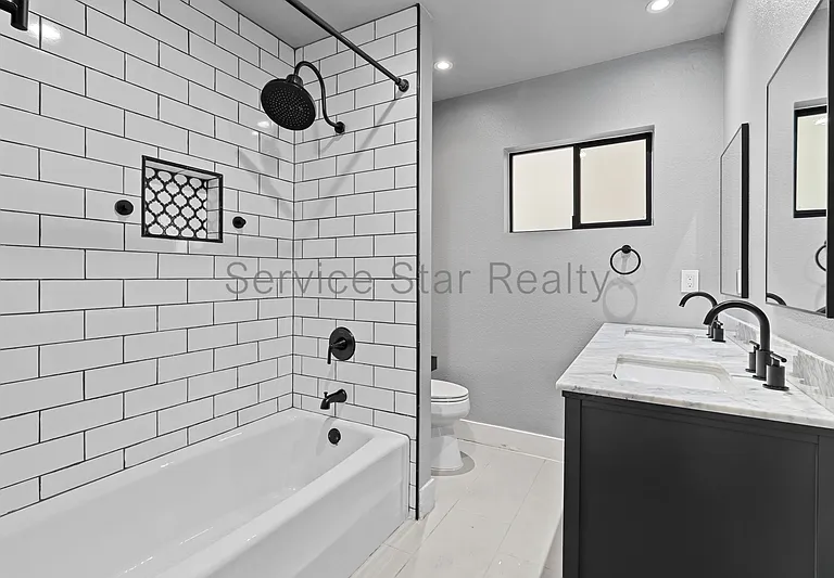 314 W Maryland Ave #A — Photo 8