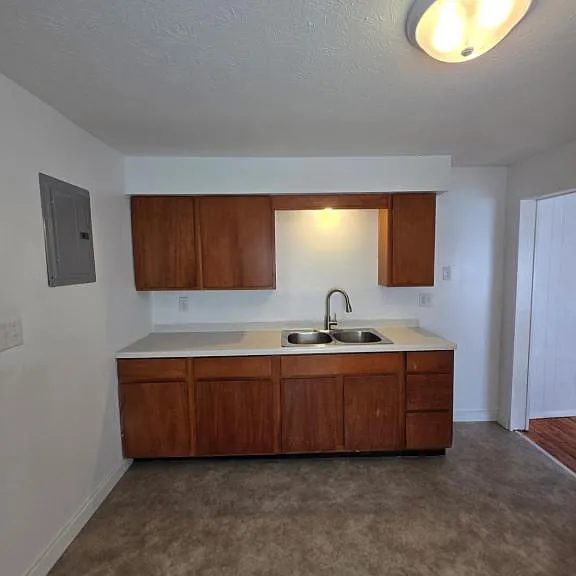 734 S Bell St #4 — Photo 1
