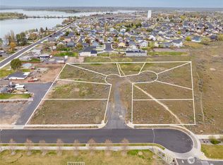 Lloyd, Moses Lake, WA 98837