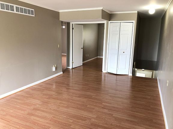 3rd image of 108 Lake Village Dr #1