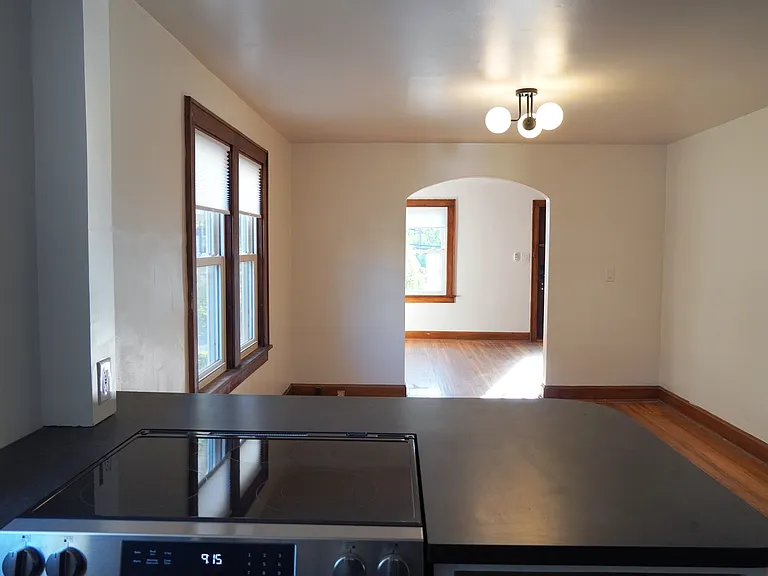2763 Indianola Ave — Photo 9