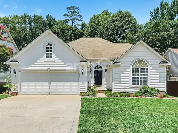 8817 Hadco Ln, Matthews, NC 28105