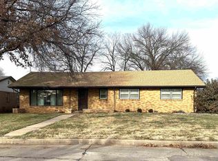 6120 E Murdock Ave, Wichita, KS 67208