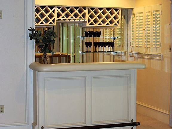 5th image of 1509 Palm Valley Dr E
