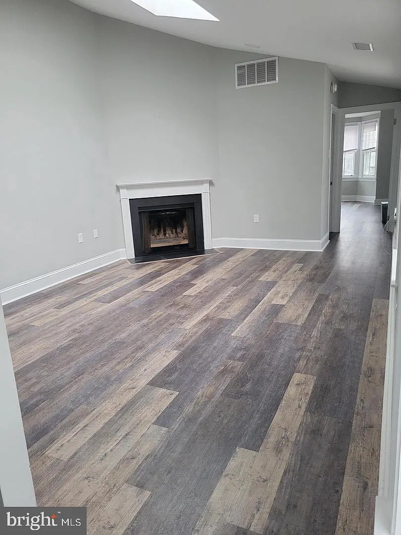 2 bed, 2.0 bath, 900 sqft, $2,800 — Photo 4