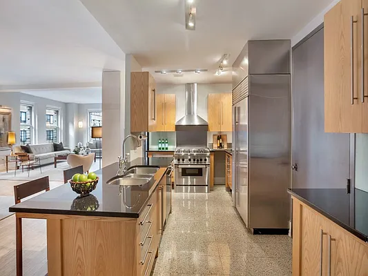 Sold by Sotheby's International Realty | media 3