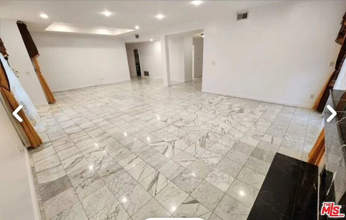 5237 Newcastle Ave — Photo 3