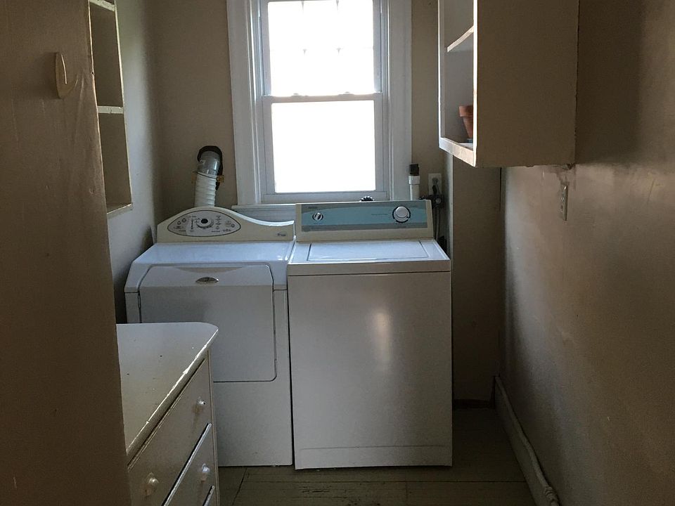 1st image of 140 Larch St Floor 2