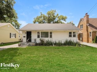 821 Douglas Ave, Aurora, IL 60505