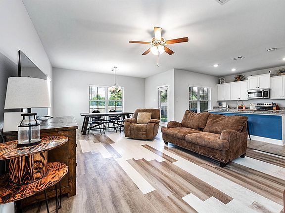 2nd image of 305 Bryan Way