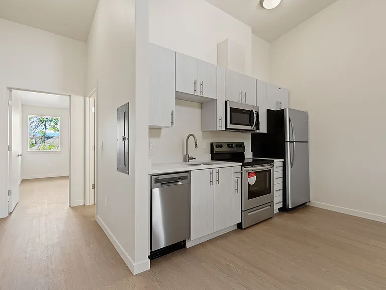 Duke Henry Flats — Photo 31