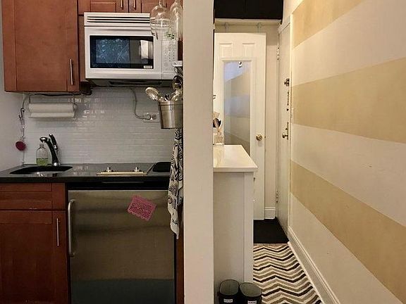 2nd image of 53 Morton St #3H