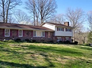 414 Ridgeway Cir #8, Cornelia, GA 30531