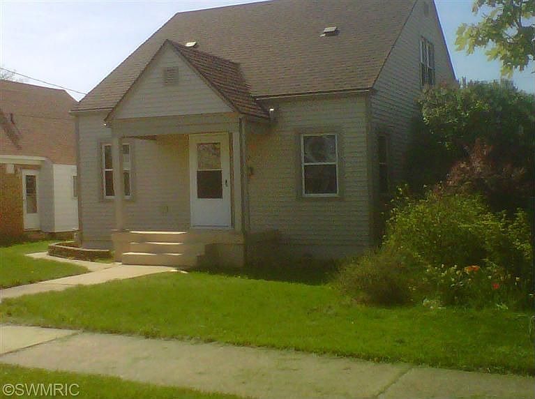 2nd image of 1032 Veto St NW