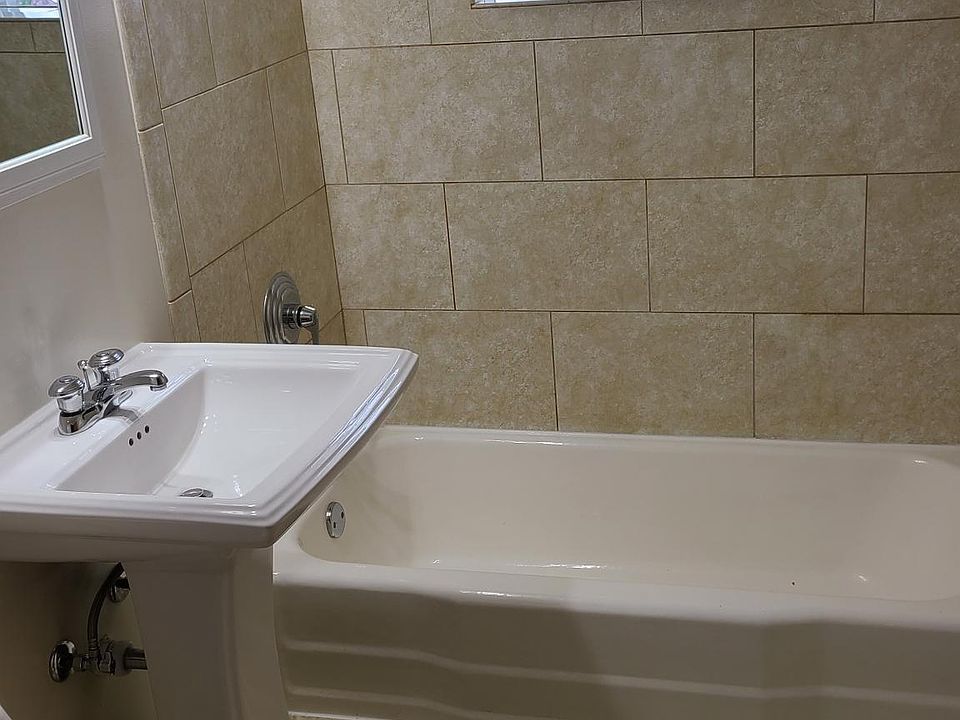 1st image of 1119 Bellwood Ave #2W