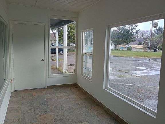 3rd image of 757 Ocean Ct NW Unit 10