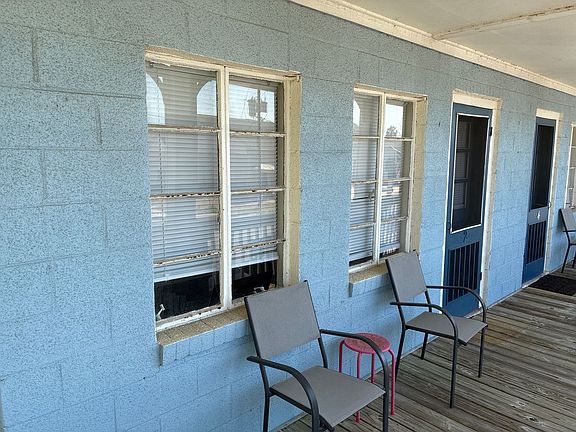2nd image of 104 W Stable Aly #2