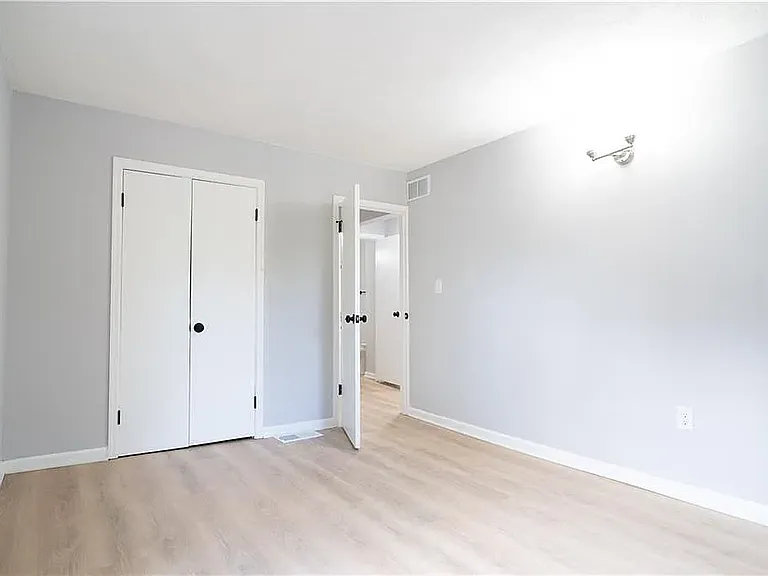 400 N Morse Ave — Photo 2