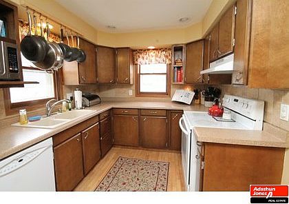 4th image of 368 8th St