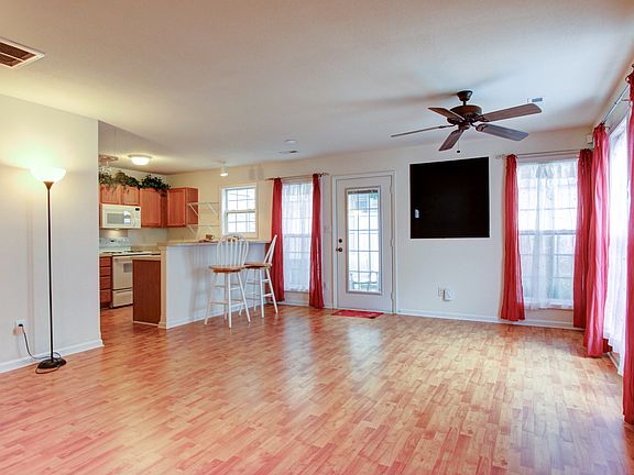 3rd image of 2049 Flushing Ct
