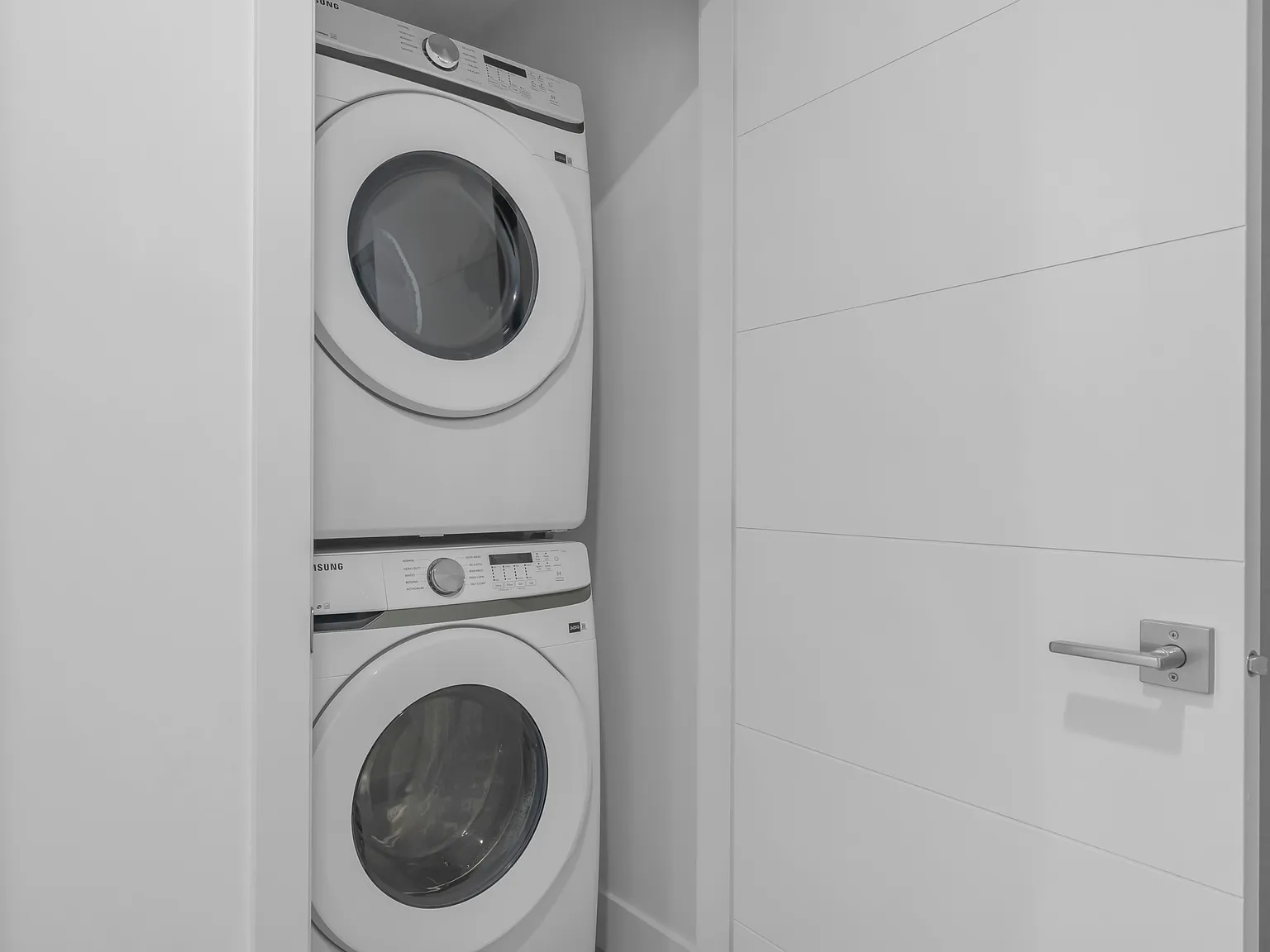2 bed, 850 sqft, $2,799 — Photo 4