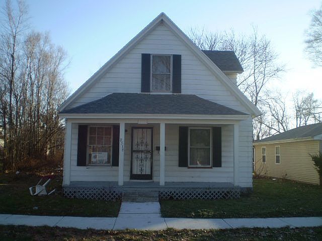 2nd image of 2518 Bertrand St