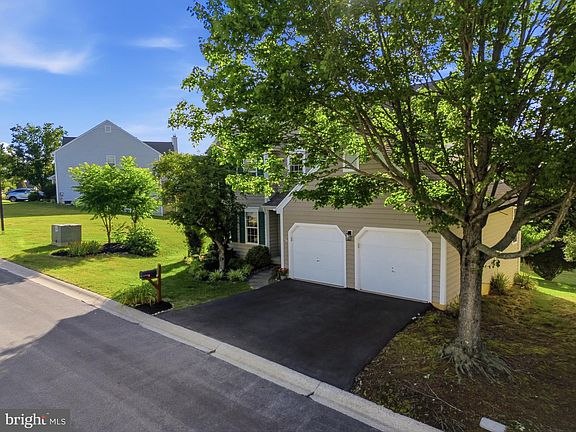 4th image of 415 Carpenters Cove Ln
