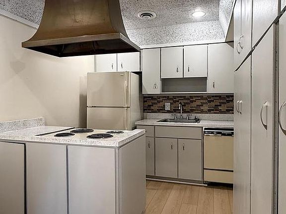3rd image of 128 Nottoway Dr Condo L-5g