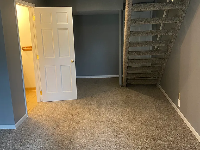 2930 Millbank Row — Photo 25