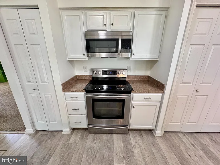 2038 Dewey Dr — Photo 11