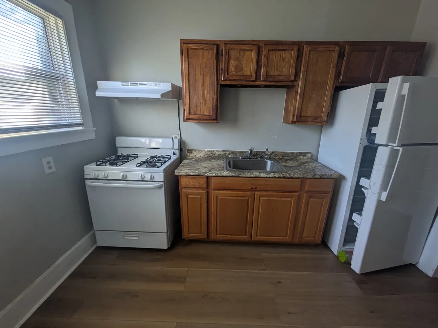 3 bed, $1,575 — Photo 1