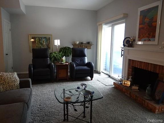 5th image of 33322 Jefferson Ave