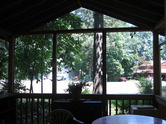Screened-in porch