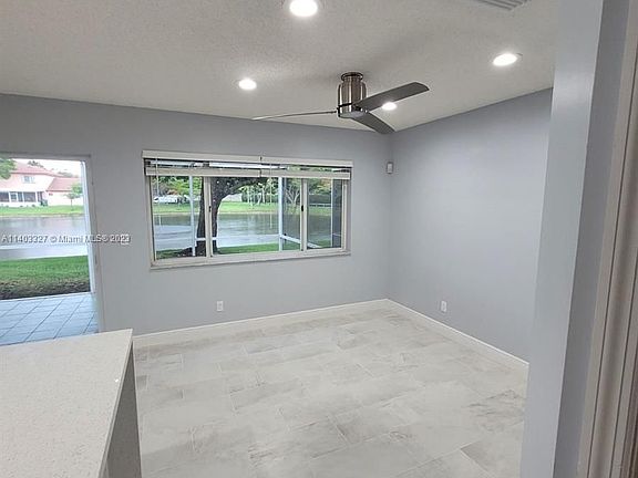 4th image of 549 NW 208th Way #549