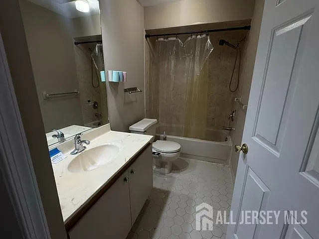 93 Longfield Ct — Photo 5